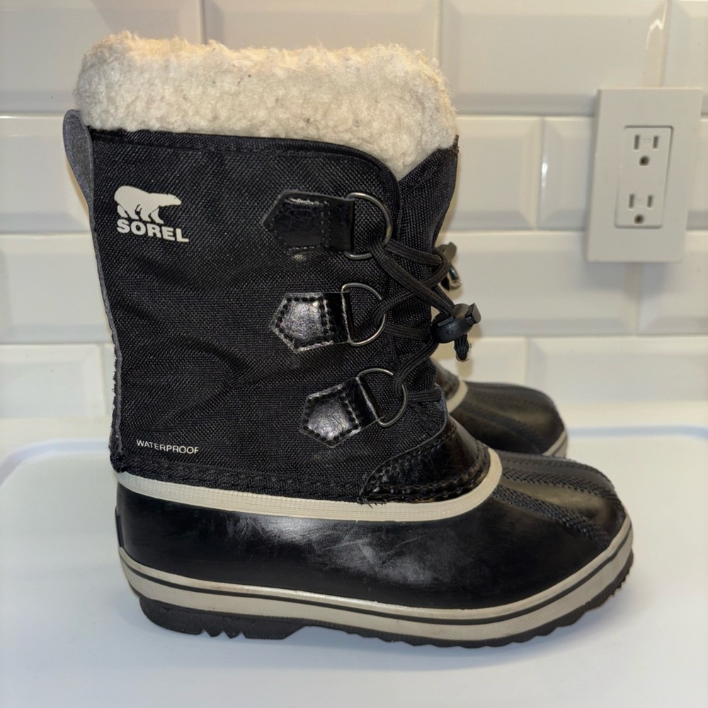 Sorel Yoot Pac Nylon WP Boots Kids Size 1 Black/Ivory